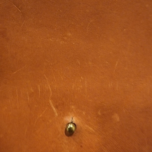 Kyara Seven Hills Tan Leather Crossbody Bag - Picture 9 of 9